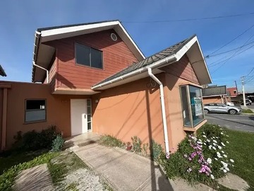 Casa en venta en Hermosa Casa en la Cruz, La Cruz, Quillota - 3 dormitorios, 3 baños