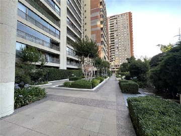 Departamento en venta en Gerónimo de Alderete / Kennedy, Las Condes - 3 dormitorios, 3 baños