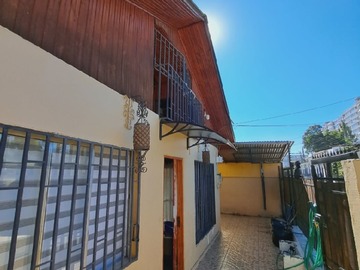 Casa en venta en Arturo prat y eleuterio ramirez, La Cisterna - 4 dormitorios, 2 baños