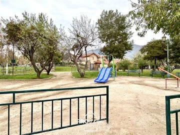 Casa en venta en Acogedora, buen estado, buen barrio, hermosas vistas, juegos, parques, las vizcachas, puente alto, Puente Alto - 4 dormitorios, 2 baños