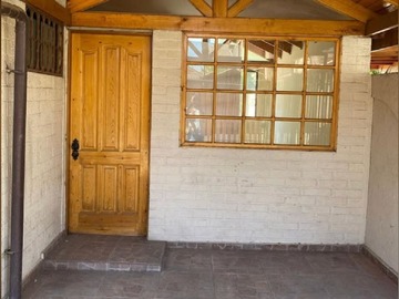 Casa en venta en Pasaje Pangui 354, Quilicura, Región Metropolitana de Santiago 8700000, Chile, Quilicura - 3 dormitorios, 1 baño