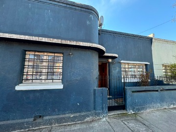 Casa en venta en Casa a la Venta en Buen Sector de Viña de Mar - 3 dormitorios, 2 baños