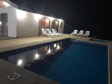 Parcela en venta en Parcela 6.410 Metros Cuadrados en los Altos de Olmué con Piscina - 1 dormitorio, 1 baño