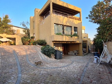 Casa en venta en Gran y Fabulosa Casa, Las Condes (98625), Las Condes - 7 dormitorios, 7 baños