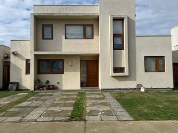 Casa en arriendo mensual en 10 norte, Talca - 4 dormitorios, 3 baños