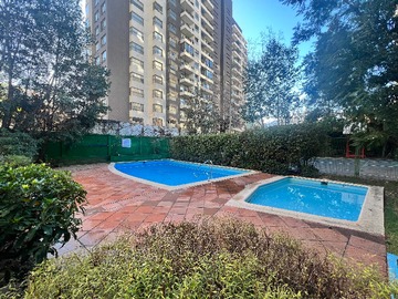 Departamento en venta en Luminoso y a pasos de cristobal colon (71697), Las Condes - 2 dormitorios, 2 baños