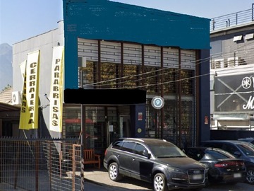 Local Comercial en arriendo mensual en avda las condes 7000, Las Condes - 2 baños