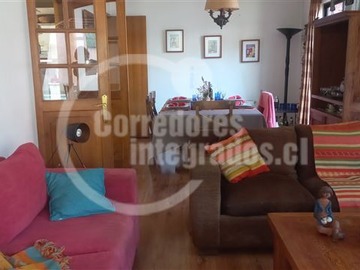Casa en venta en Carlos Ossandon, La Reina - 4 dormitorios, 3 baños