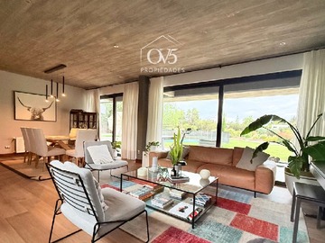 Casa en venta en Moderna Casa con Excelente Conectividad (163083), Colina - 5 dormitorios, 6 baños