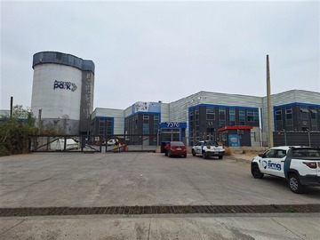 Bodega en venta en Av. Pdte Eduardo Frei Montalva / Americo Vespucio, Quilicura - 3 baños