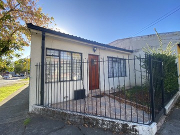 Casa en venta en A solo 5 cuadras de plaza de Armas, Chillán - 3 dormitorios, 1 baño