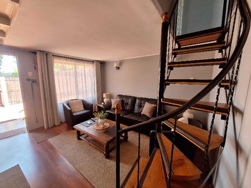 Casa en venta en Remodelada Excelente Casa (80738), Macul - 4 dormitorios, 2 baños
