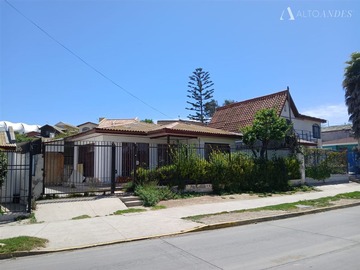 Casa en venta en Avenida Videla, Coquimbo - 3 dormitorios, 1 baño