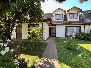 Casa en venta en Comunidad Mario Montucci Condominio Cerrado, Talca - 4 dormitorios, 2 baños