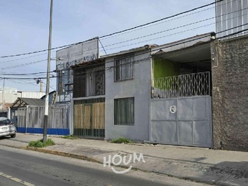 Casa en venta en Avenida Departamental, Pedro Aguirre Cerda - 4 dormitorios, 2 baños
