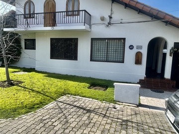 Casa en venta en Principe de Gales, La Reina - 4 dormitorios, 3 baños