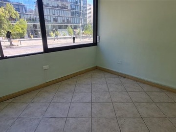 Oficina en venta en Apoquindo, Las Condes - 3 dormitorios, 1 baño