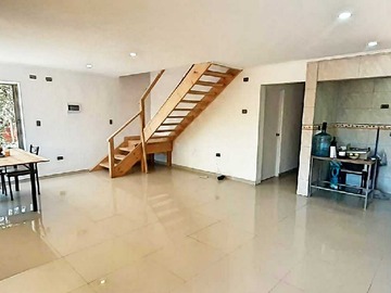 Casa en venta en Zona Residencial // Quilpué (82670), Quilpué - 5 dormitorios, 3 baños