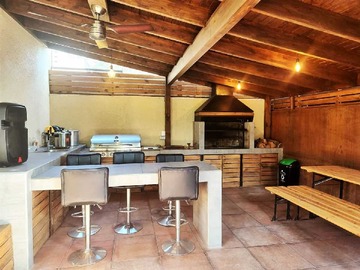 Casa en venta en Camino Las Pircas (74863), Peñalolén - 4 dormitorios, 4 baños