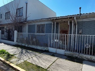 Casa en venta en Villa musicos del mundo, San Joaquín - 4 dormitorios, 2 baños