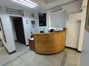 Oficina en venta en Moneda 720, Santiago - 9 dormitorios, 3 baños