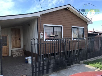 Casa en venta en Casa sector Mirador a pasos de Av. Crucero (Incluye Dpto y Subterráneo), Puerto Montt - 4 dormitorios, 2 baños
