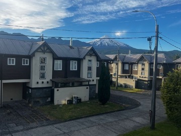 Casa en venta en camino internacional, Pucón - 3 dormitorios, 3 baños