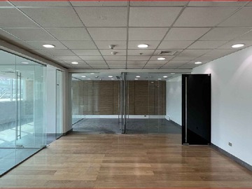 Oficina en arriendo mensual en Arriendo Oficina 322 M2 UF 116 Metro Plaza de Amas Santiago