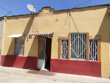 Casa en venta en Calle rogelio ugarte/ calle pedro lagos, Santiago - 5 dormitorios, 1 baño