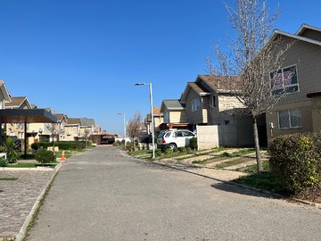 Casa en venta en Victor Troncoso Muñoz 321, Buin - 4 dormitorios, 3 baños