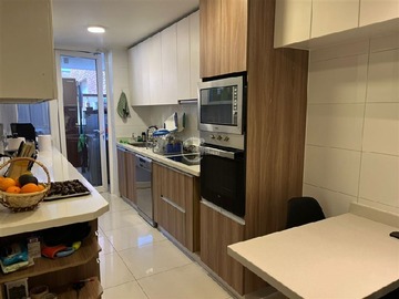 Departamento en venta en Piso 2 - Orientación Norponiente, Vitacura - 3 dormitorios, 3 baños