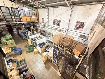 Bodega en arriendo mensual en MA - Roberto Espinoza esquina Santiaguillo, a 1 cuadra de Av. Matta 610 útiles en 434 de terreno en 3 pisos, Santiago