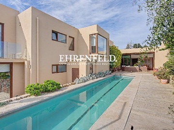 Casa en venta en Los Tuliperos, Concón - 4 dormitorios, 4 baños