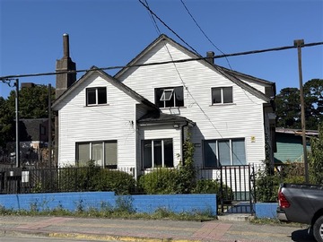 Local Comercial en arriendo mensual en Casa, oficina con Excelente Ubicación en calle Balmaceda a un costado de Lider Express Puerto Montt, Puerto Montt - 10 dormitorios, 8 baños