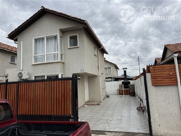 Casa en arriendo mensual en Santa barbara ii, San Bernardo - 3 dormitorios, 3 baños