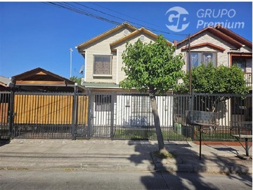Casa en venta en Linda casa de 2 pisos, ideal para familias grandes, Puente Alto - 6 dormitorios, 4 baños
