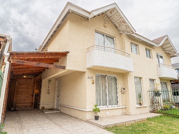 Casa en venta en Casa Amplia, Sector Privilegiado, Pasos Sánchez Fontecilla - 3 dormitorios, 2 baños
