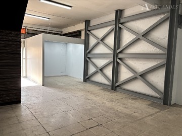 Bodega en arriendo mensual en Nataniel Cox con Diez de Julio, Santiago - 2 baños