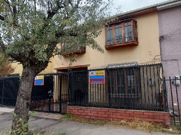 Casa en venta en El bosque 074, Buin - 4 dormitorios, 2 baños