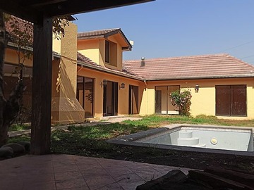Casa en venta en Se vende propiedad en carlos silva vildosola, La Reina - 5 dormitorios, 3 baños