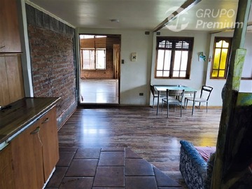 Casa en venta en Avenida Matta Valparaíso, Valparaíso - 3 dormitorios, 2 baños