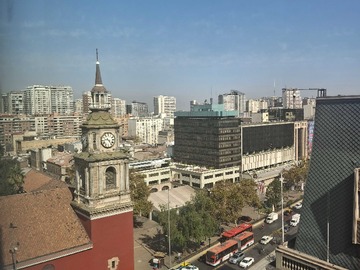 Oficina en arriendo mensual en Amplio giro metro Santa Lucía dos privados (161797), Santiago - 1 baño