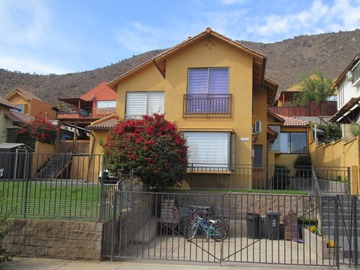 Casa en venta en Transversal Uno, Pudahuel - 3 dormitorios, 3 baños