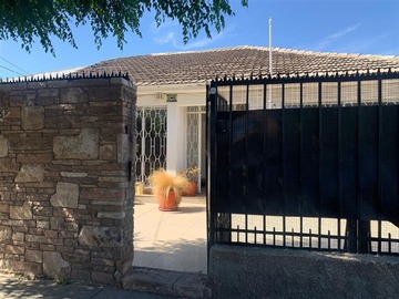 Casa en venta en Los andes, Los Andes - 5 dormitorios, 3 baños
