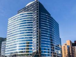 Oficina en arriendo mensual en Av Vitacura con El Bosque Norte, Las Condes - 4 dormitorios, 8 baños