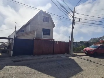 Casa en arriendo mensual en Viña del Mar, Viña del Mar - 3 dormitorios, 3 baños