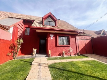 Casa en arriendo mensual en Antupiren con Avda. Consistorial, Peñalolén - 3 dormitorios, 2 baños