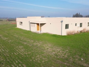 Casa en arriendo mensual en Brisas de Santa Rita parcela 32, Pelarco - 4 dormitorios, 2 baños