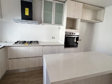 Casa en venta en Carlos Osandon, La Reina - 3 dormitorios, 3 baños