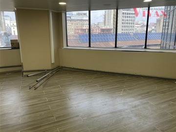 Oficina en venta en Oficina en Venta en Catredral con Paseo Puente
